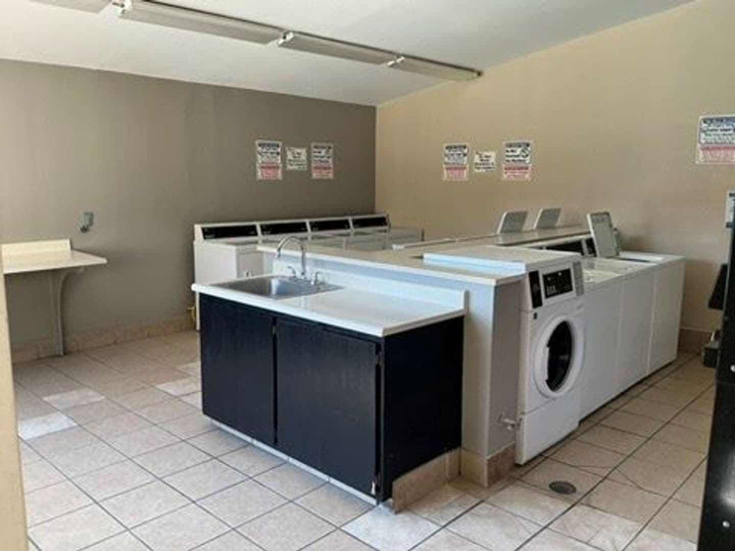 Sacramento Apartment: 8550 Florin Road