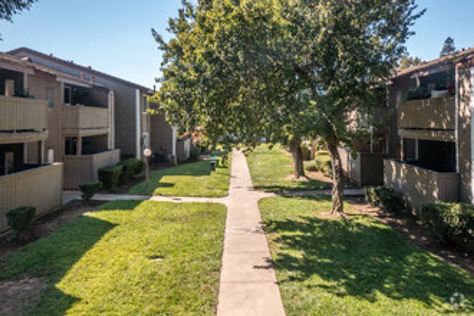 Sacramento Apartment: 8550 Florin Road