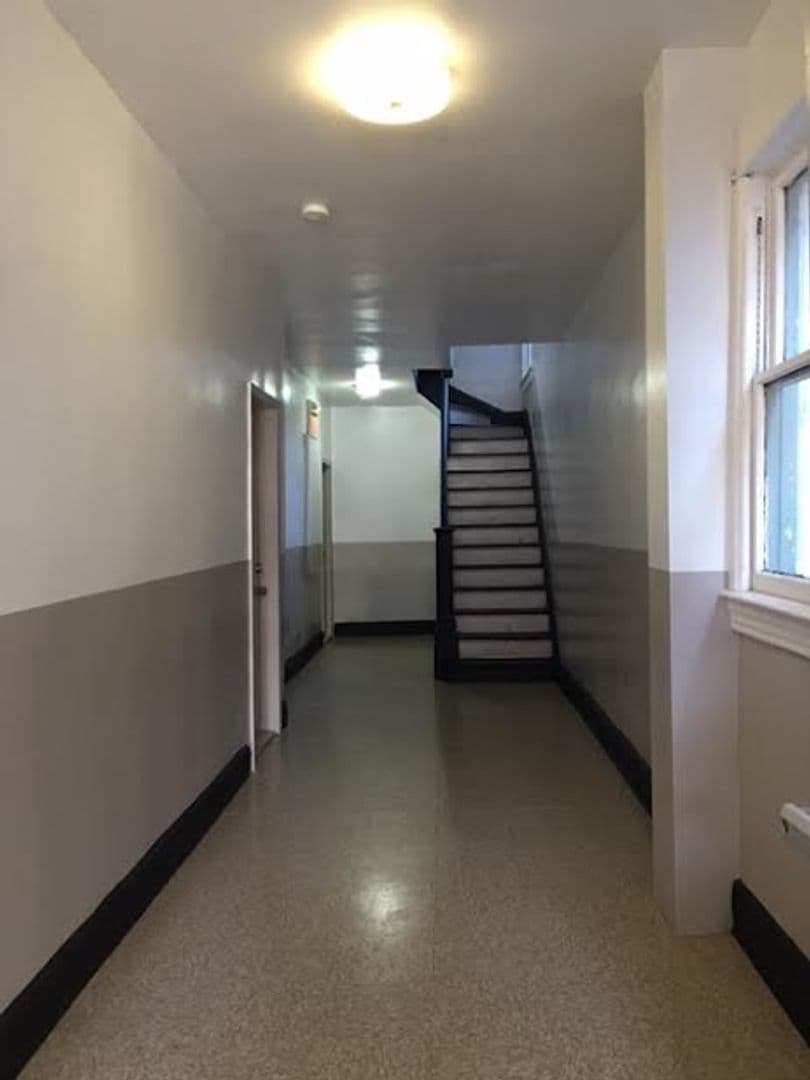 bayonne Apartment: 123  West 54th St