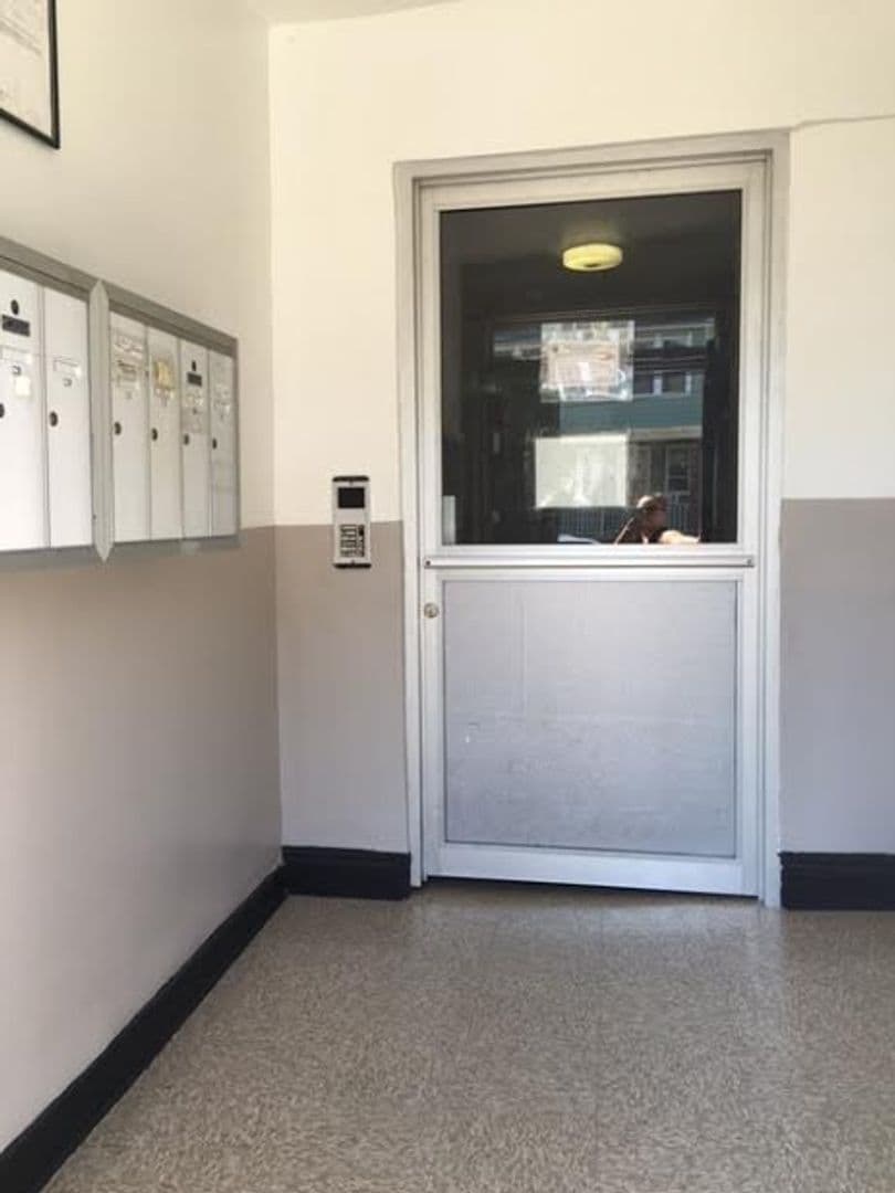 bayonne Apartment: 123  West 54th St