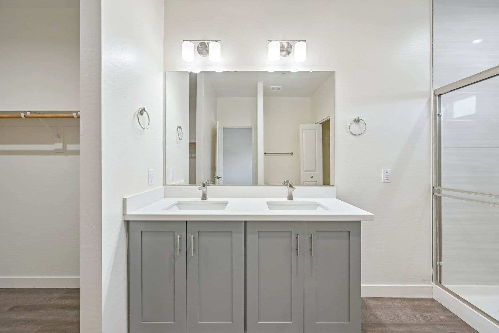 Phoenix Apartment: 828 East Apollo Road