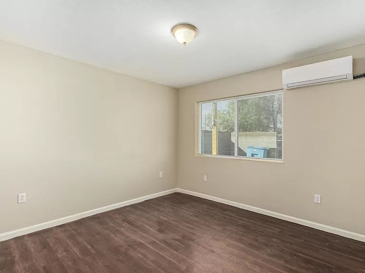 Phoenix Apartment: 1802 N 26th Place