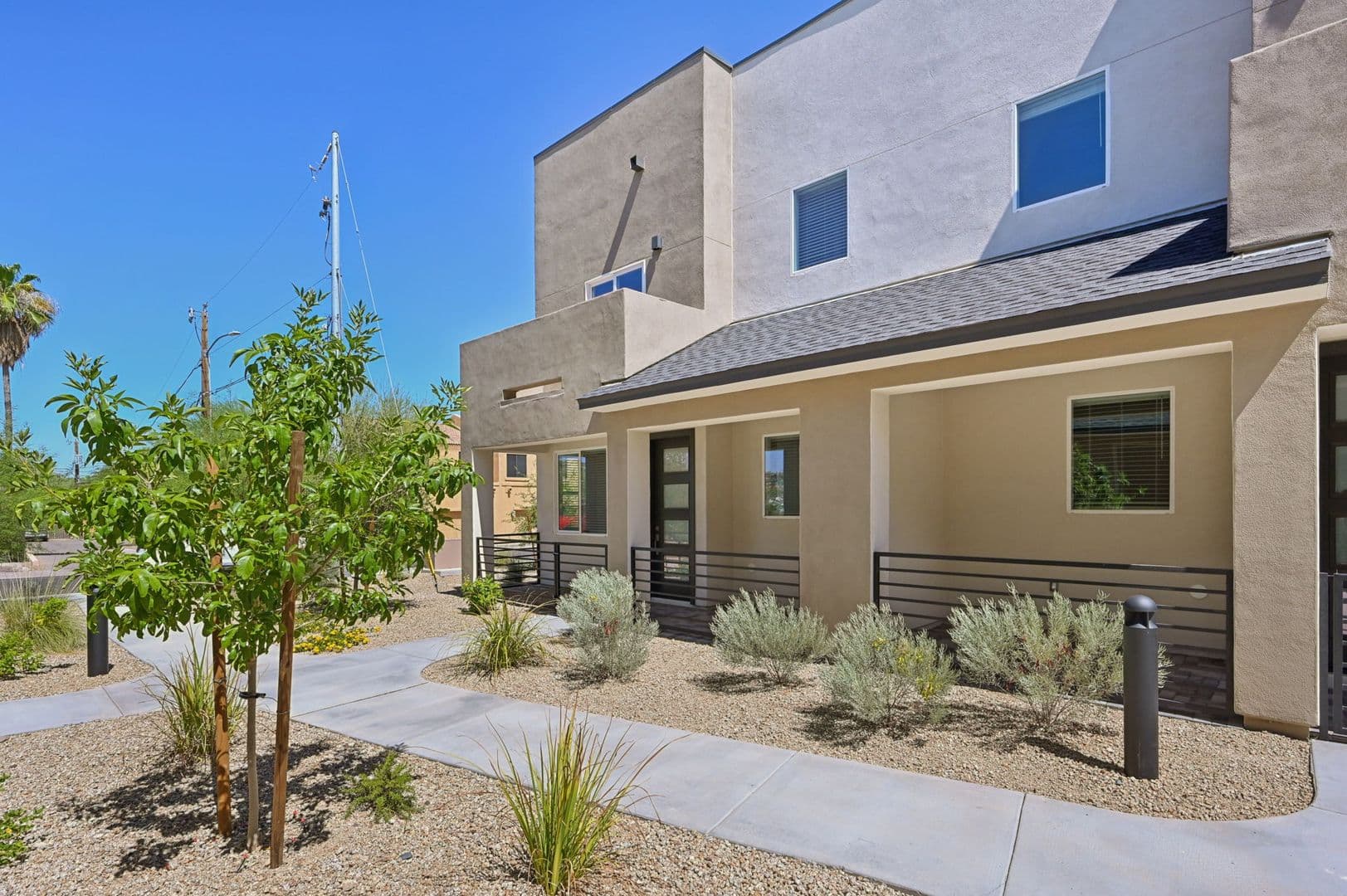 Phoenix Townhome: 2119 E. Voltaire Ave