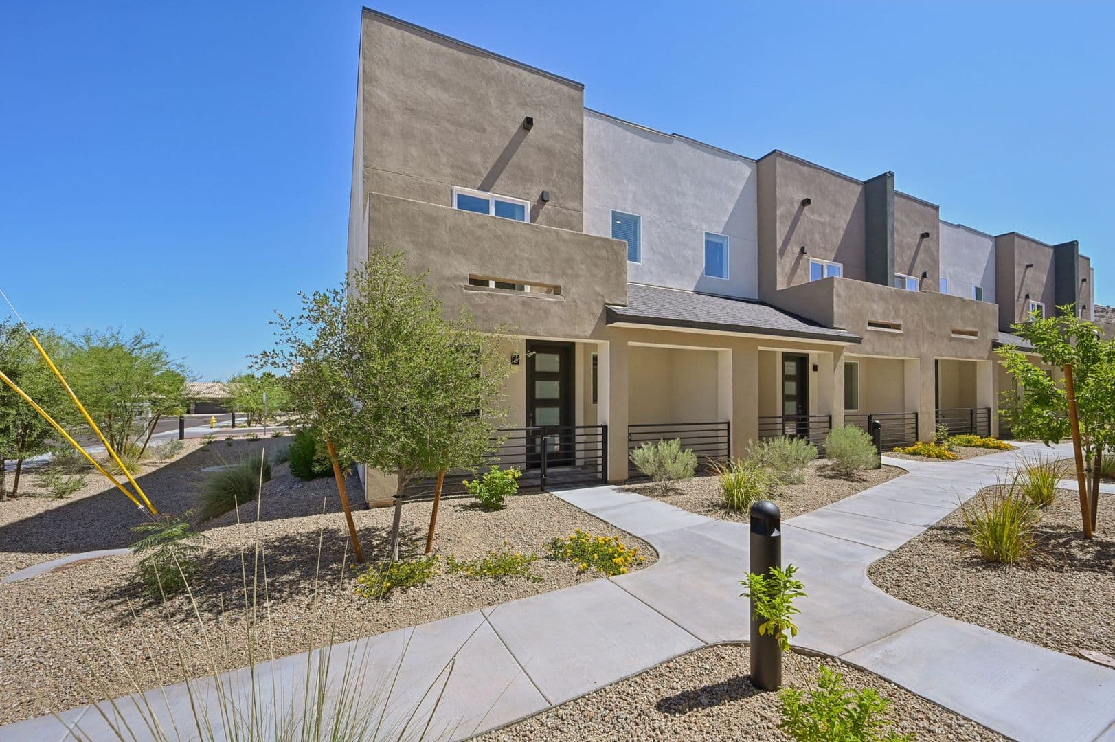 Phoenix Townhome: 2119 E. Voltaire Ave