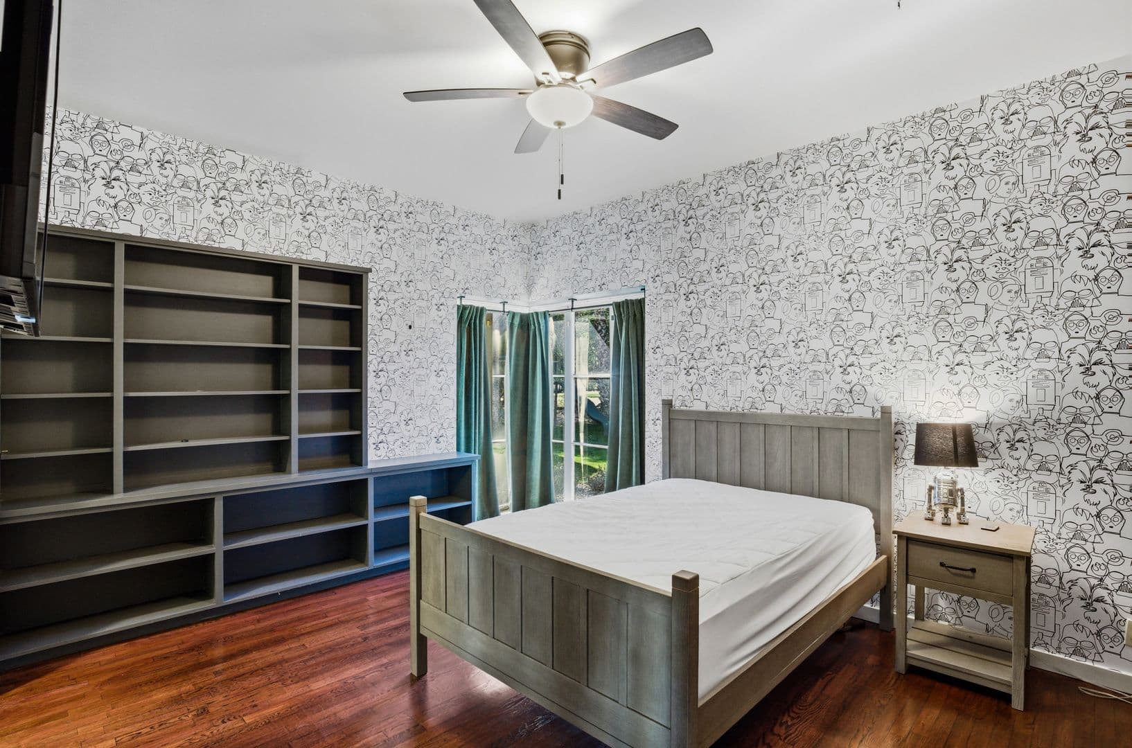 Phoenix House: 2939 North Manor Drive