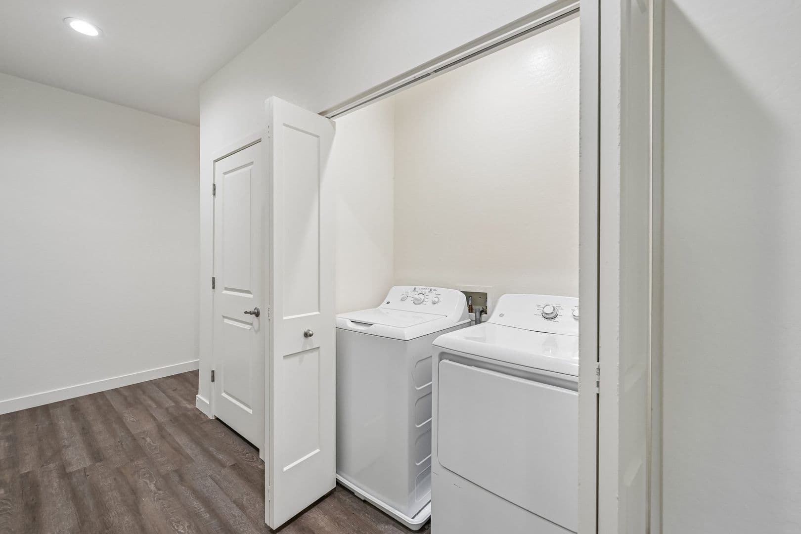 Phoenix Apartment: 828 East Apollo Road