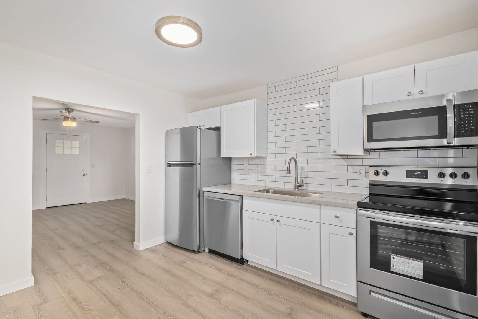 Avondale Apartment: 312 E Kinderman Dr.