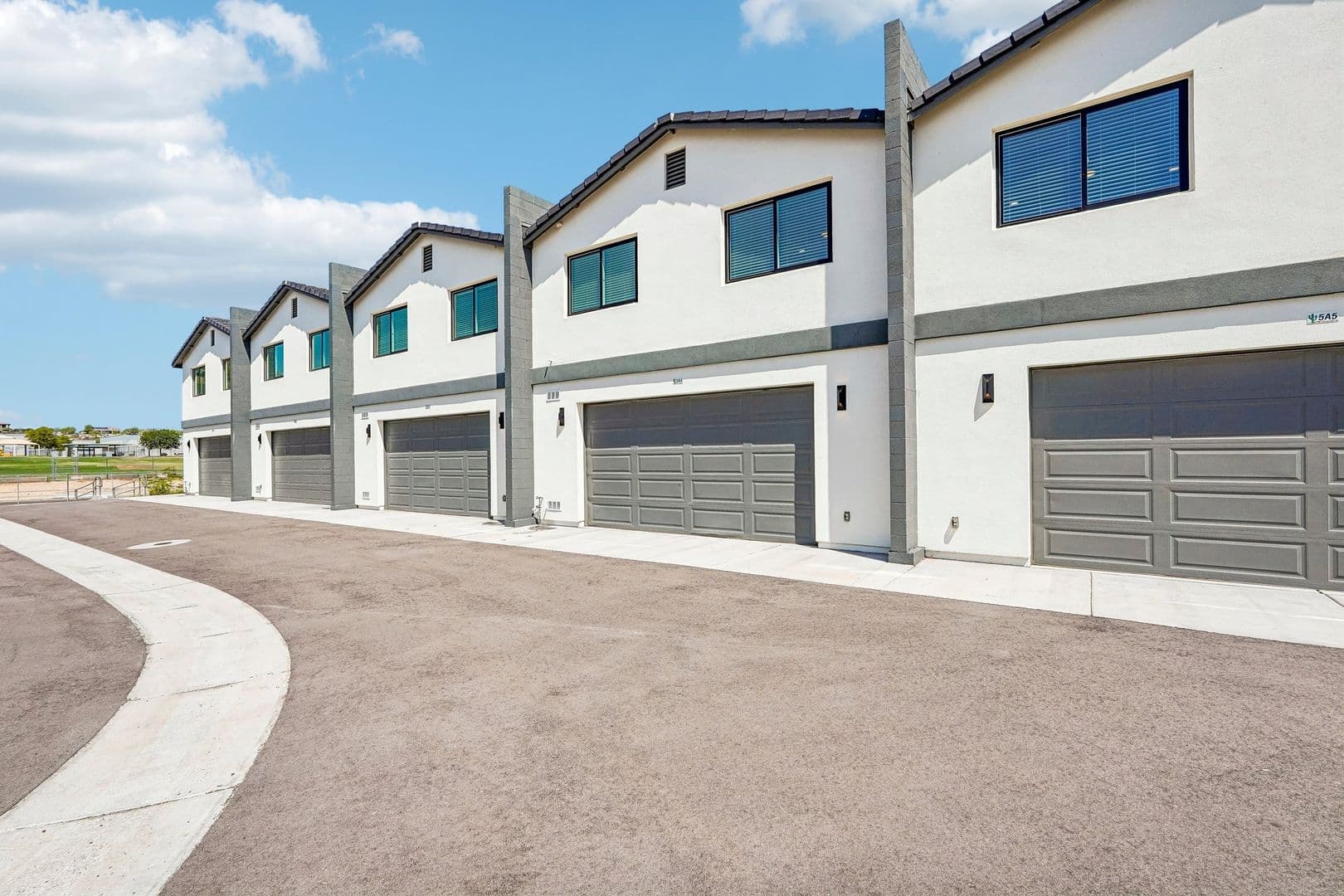 Phoenix Townhome: 2002 E Eugie Terrace