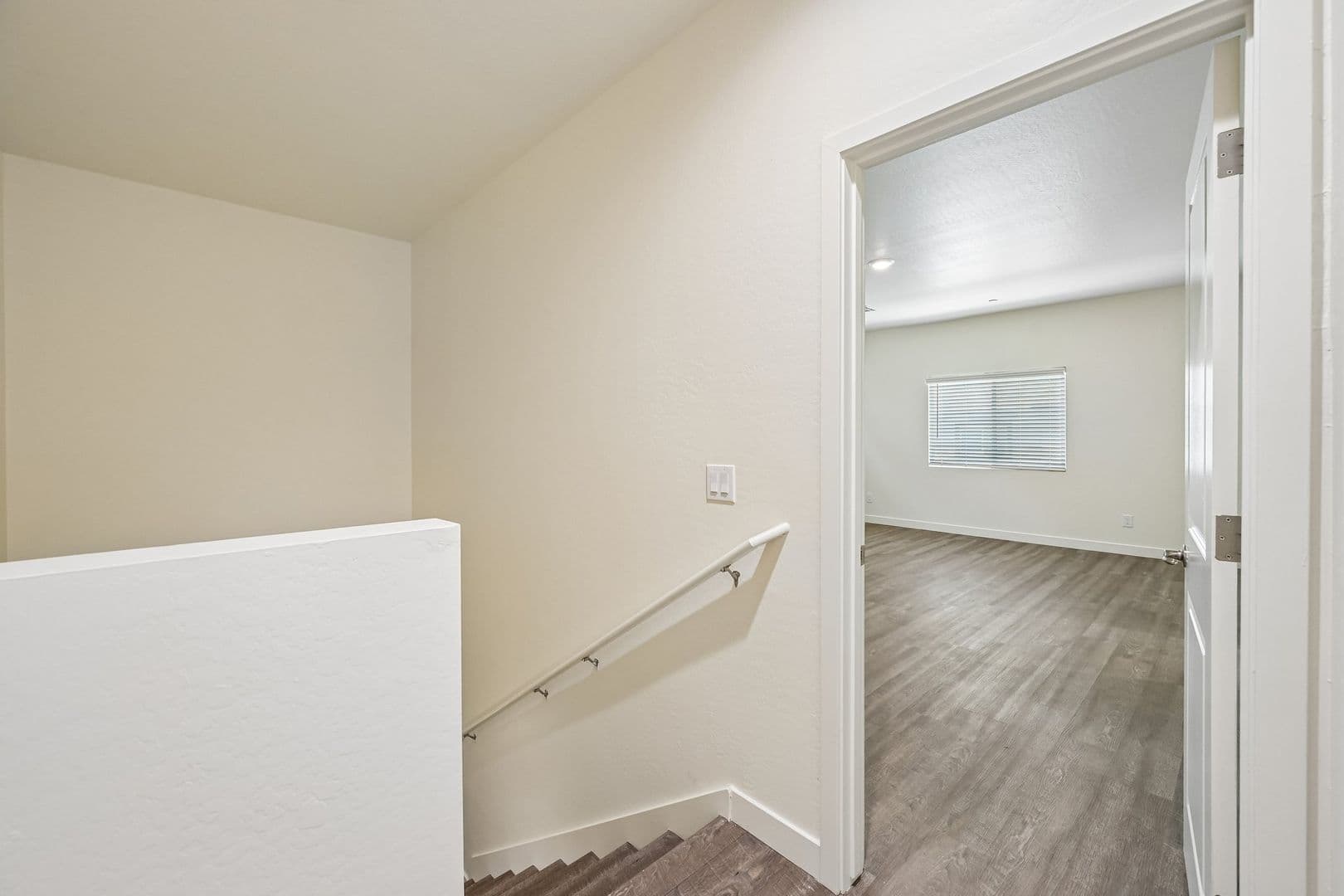 Phoenix Apartment: 828 East Apollo Road
