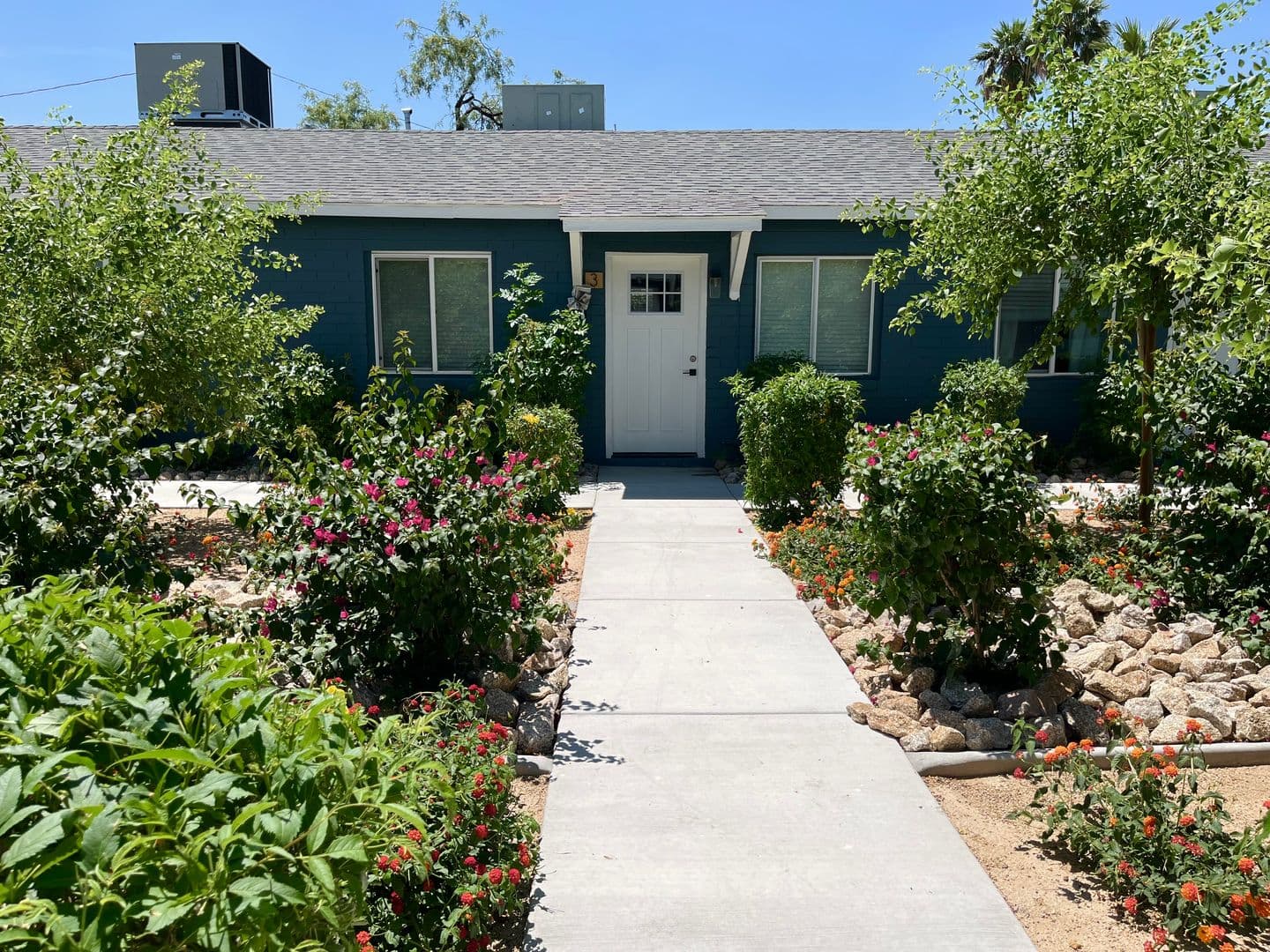 Phoenix Apartment: 833 E Turney Ave