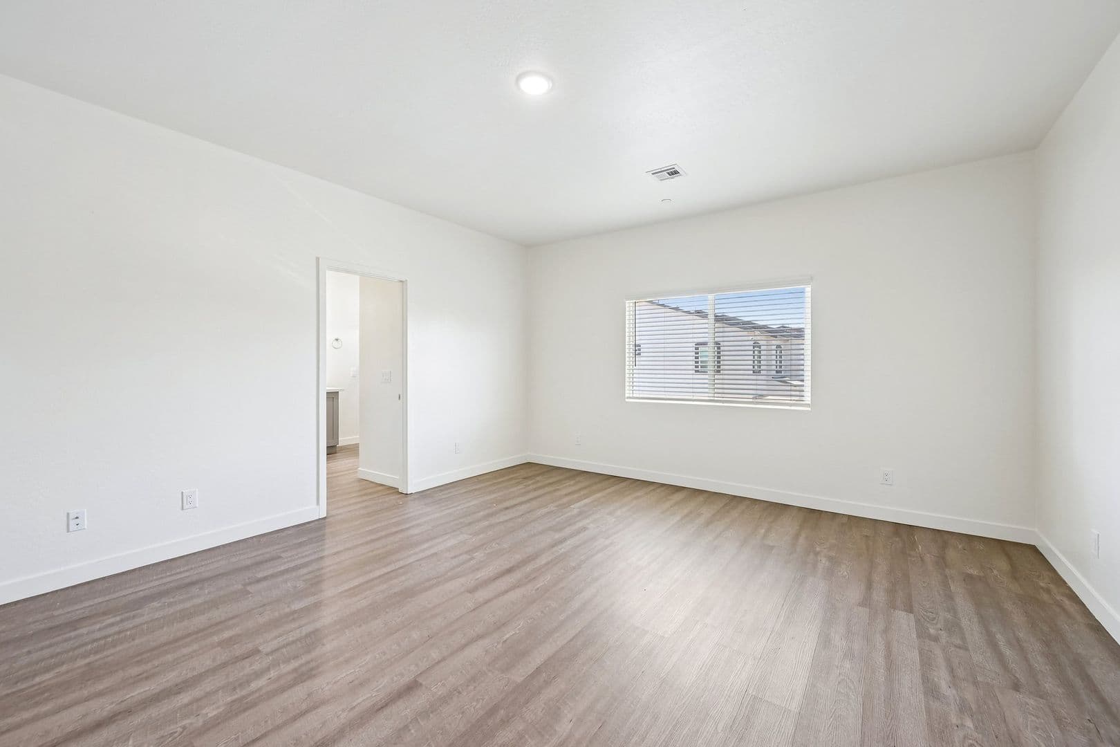 Phoenix Apartment: 828 East Apollo Road