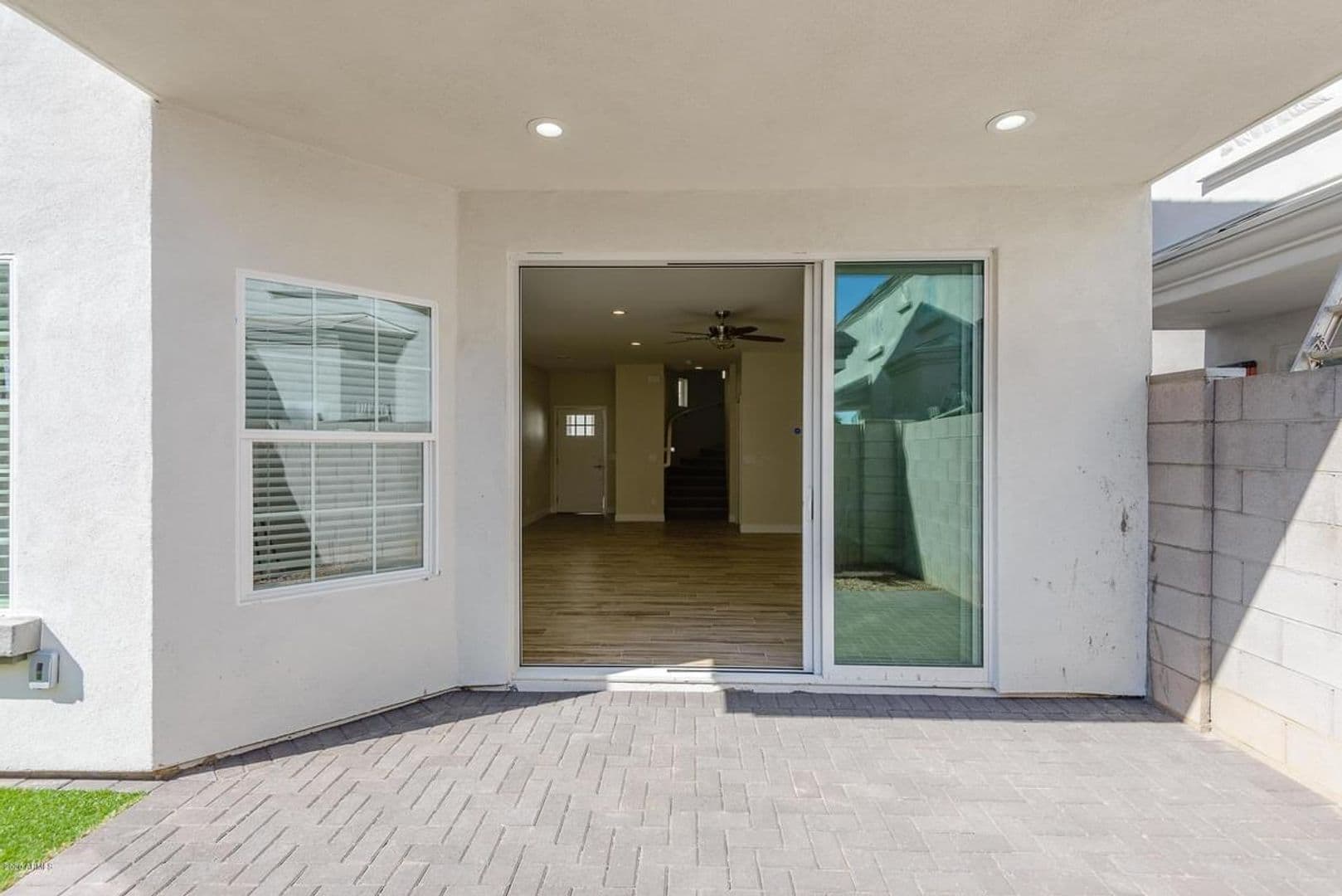Phoenix Apartment: 3240 E. Pinchot Ave