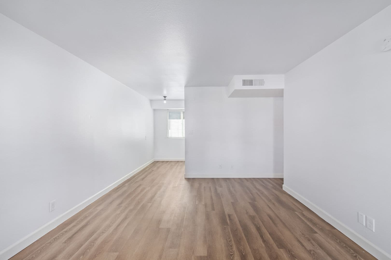 Phoenix Apartment: 2922 N 35th St