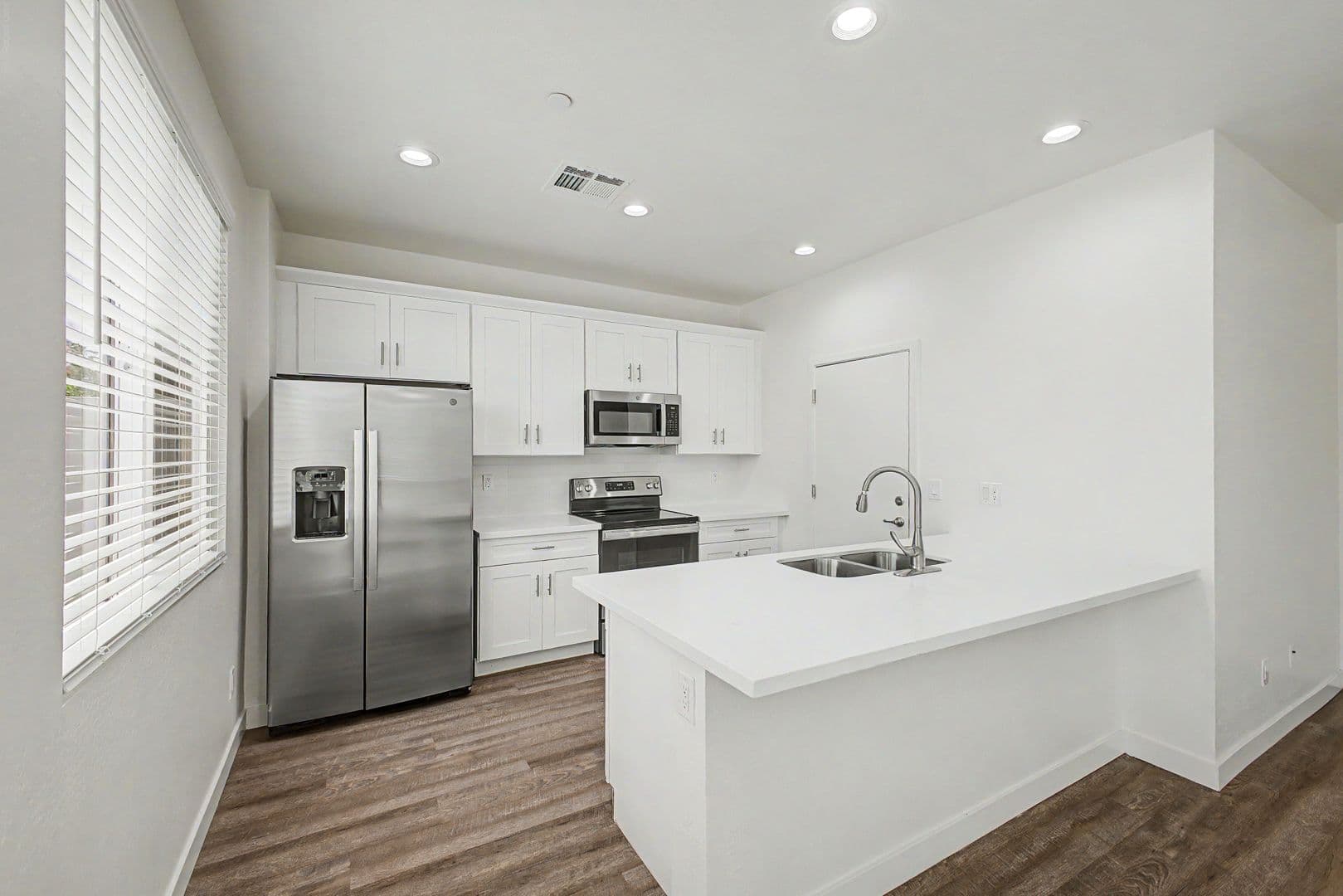 Phoenix Apartment: 8350 South Central Avenue
