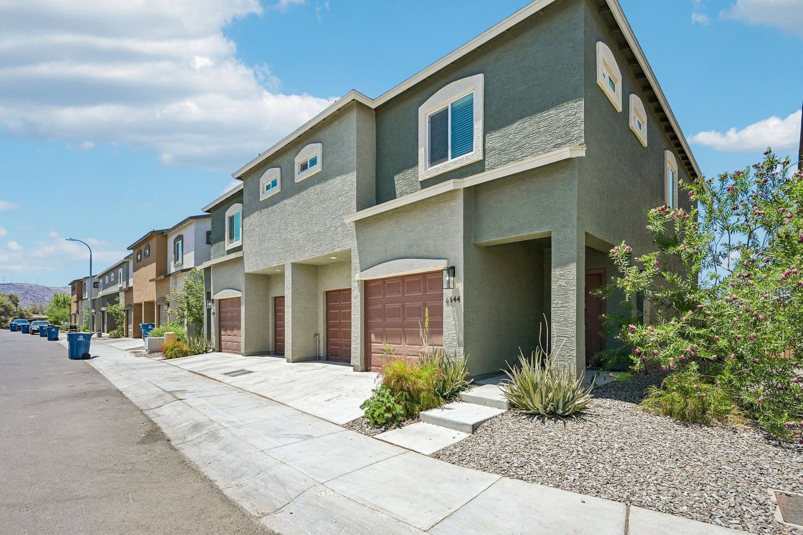 Phoenix Apartment: 828 East Apollo Road