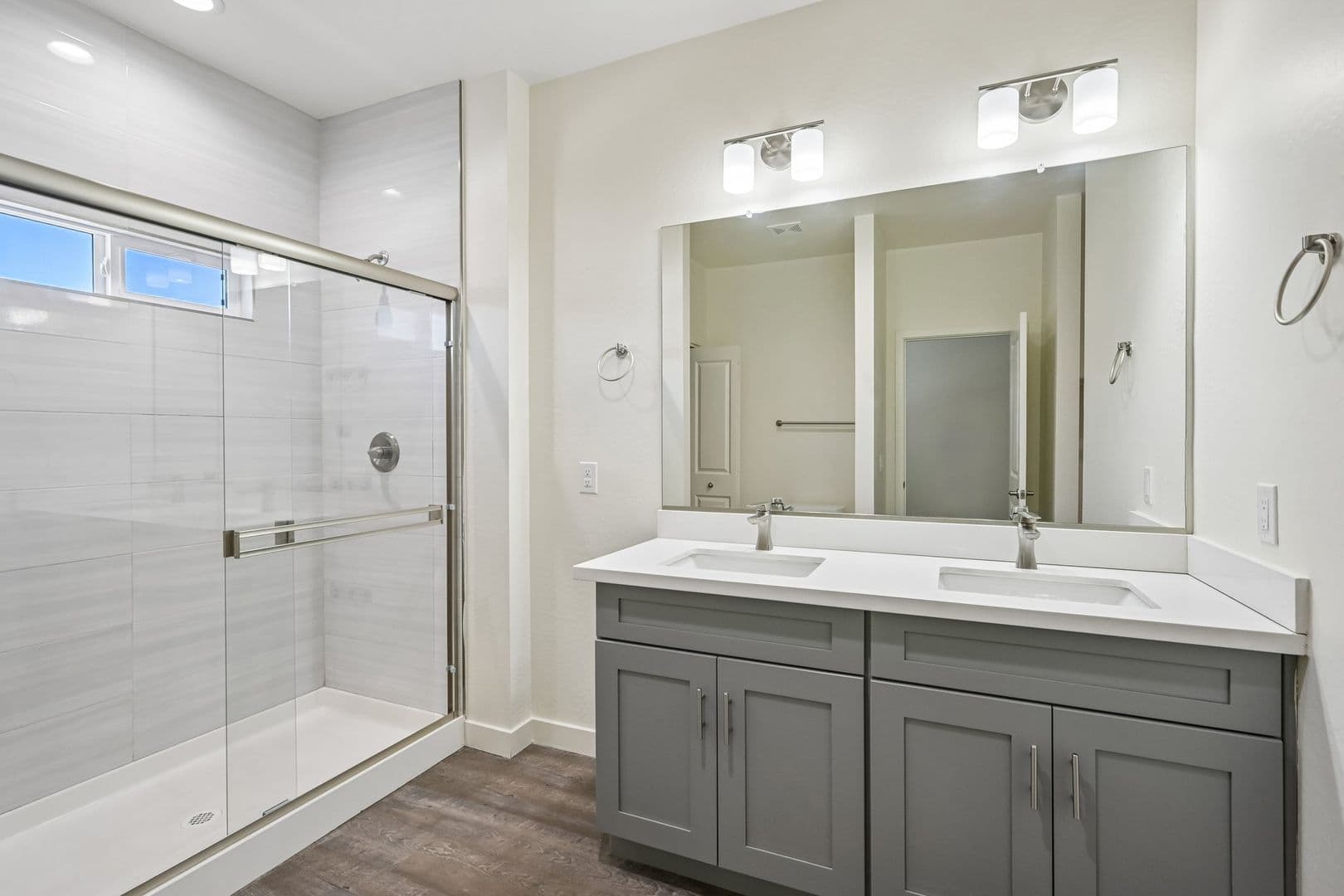 Phoenix Apartment: 828 East Apollo Road