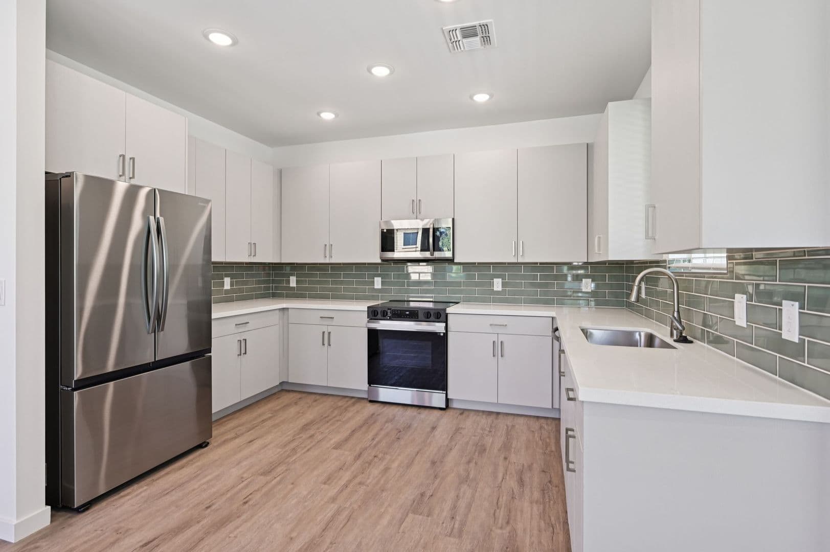 Phoenix Townhome: 2119 E. Voltaire Ave