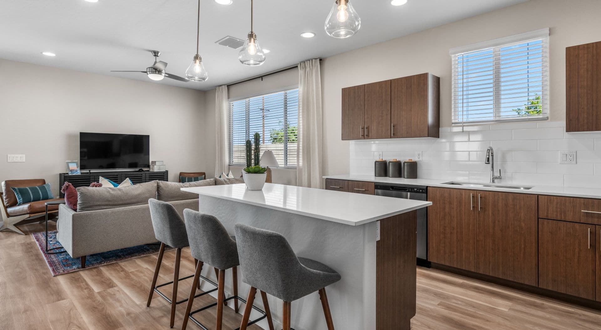 Phoenix Townhome: 4751 W Southern Ave