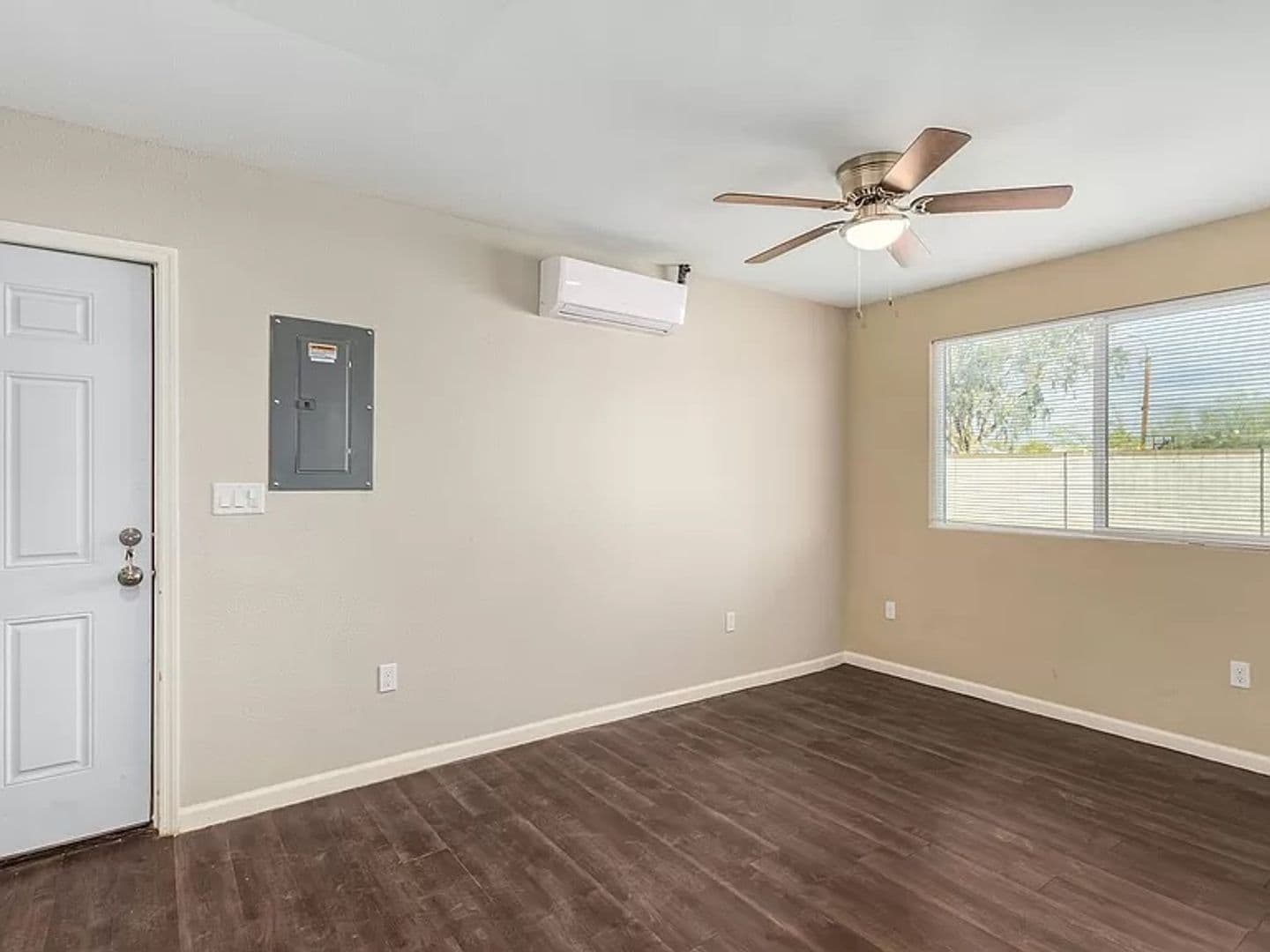 Phoenix Apartment: 1802 N 26th Place