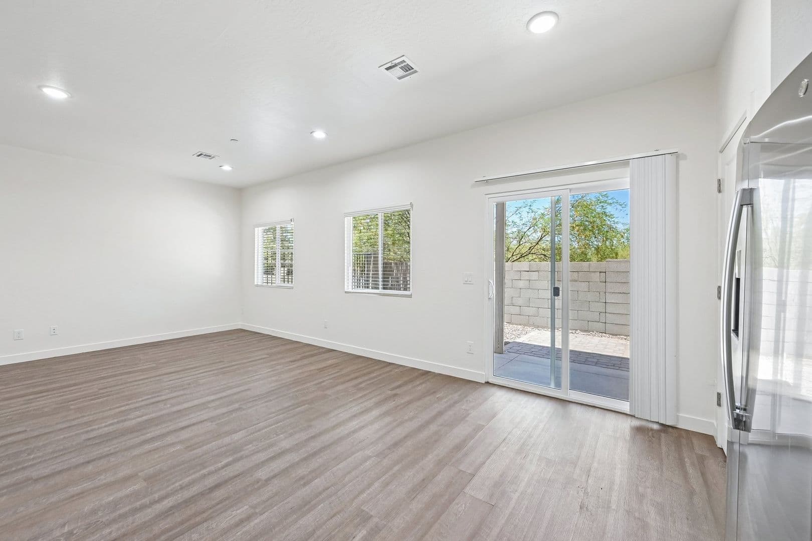 Phoenix Apartment: 828 East Apollo Road