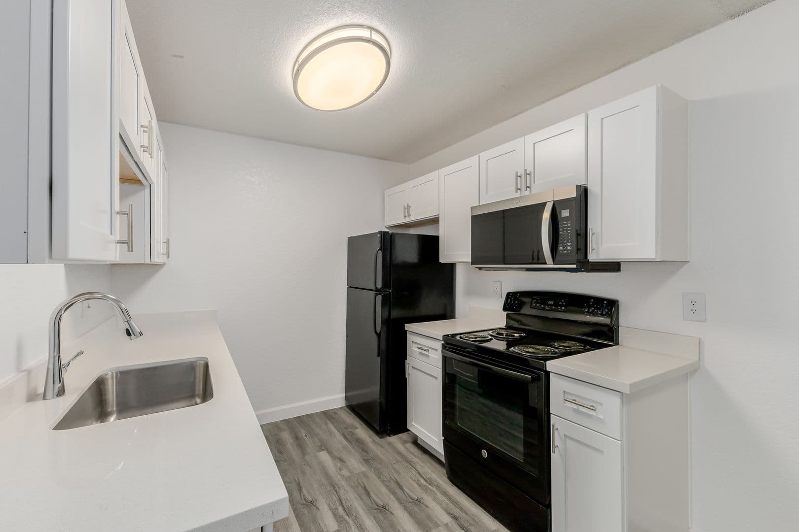 Phoenix Apartment: 27 E Corona Ave