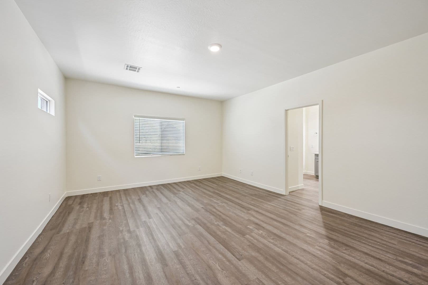 Phoenix Apartment: 828 East Apollo Road