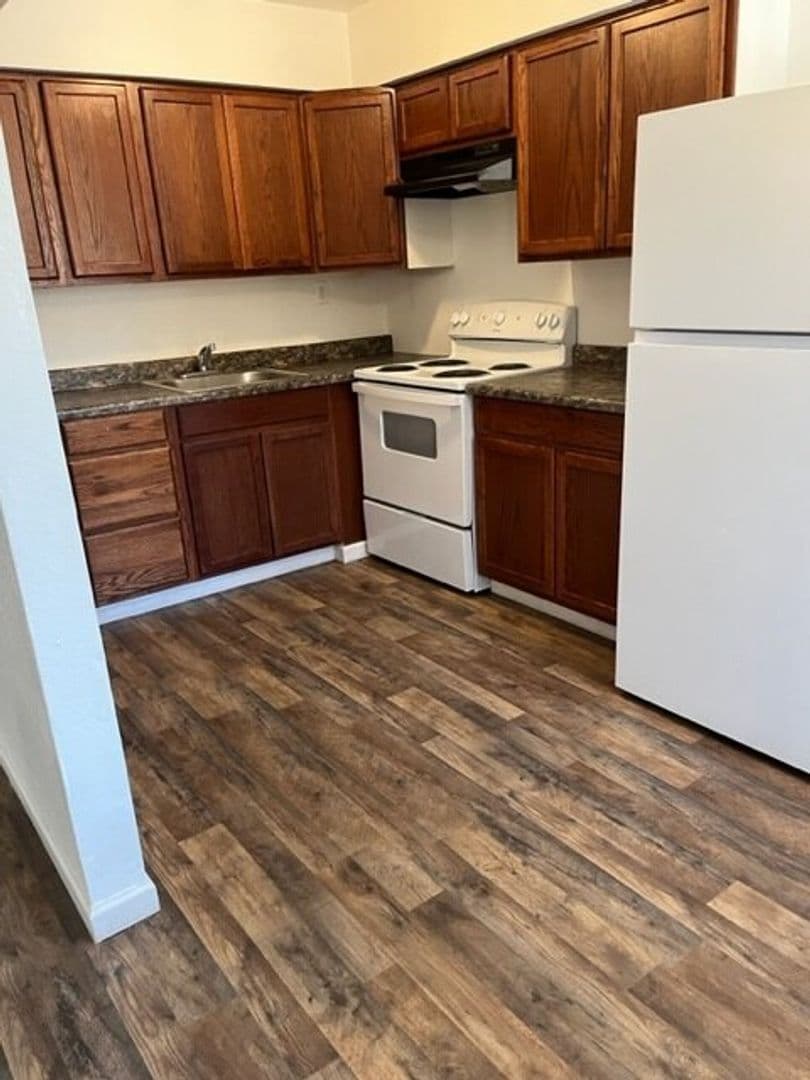 Avondale Apartment: 1223 N Dysart Rd.