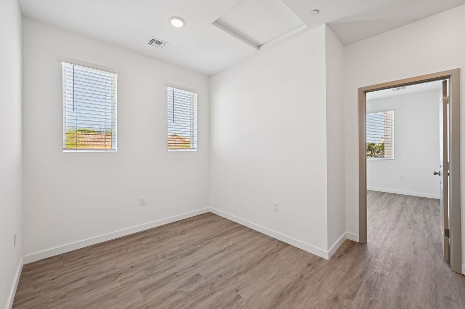 Phoenix Townhome: 2119 E. Voltaire Ave