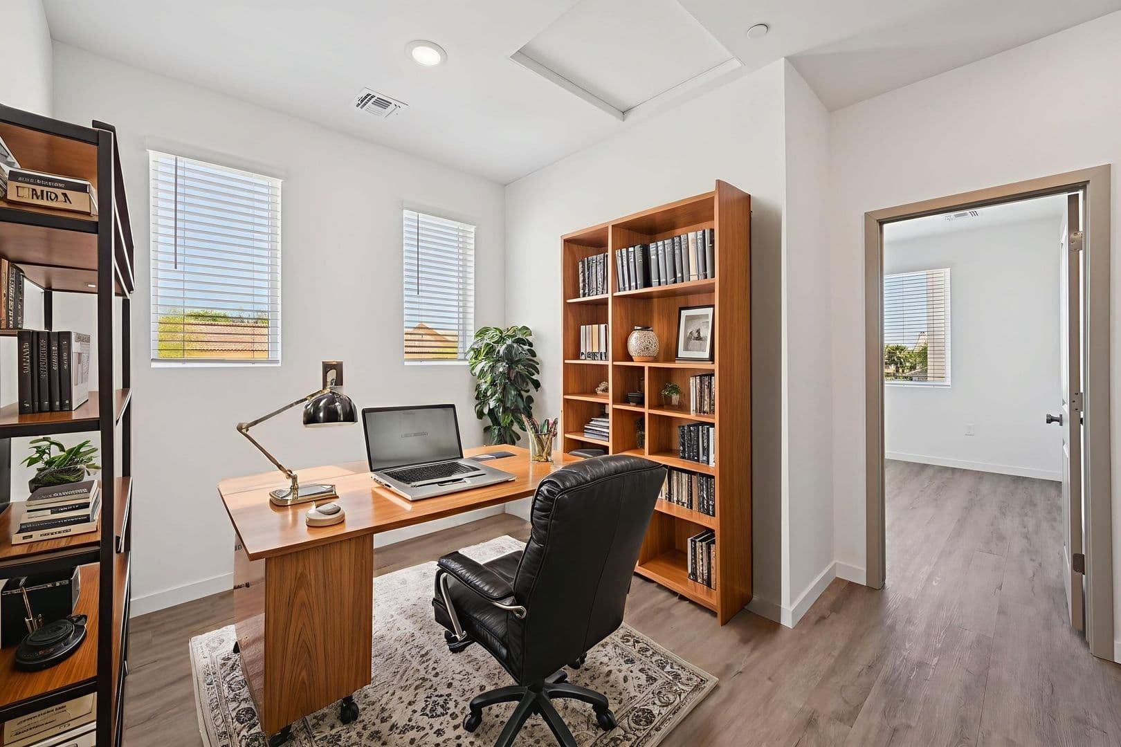 Phoenix Townhome: 2119 E. Voltaire Ave