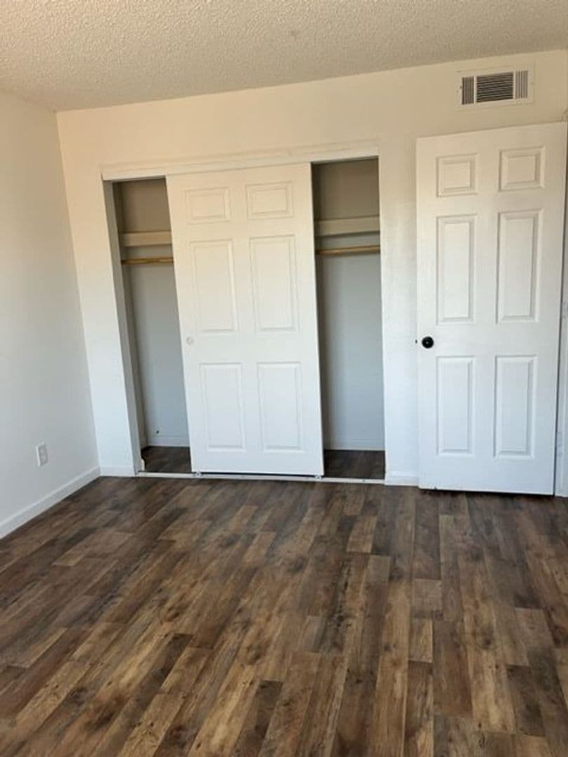 Avondale Apartment: 1223 N Dysart Rd.