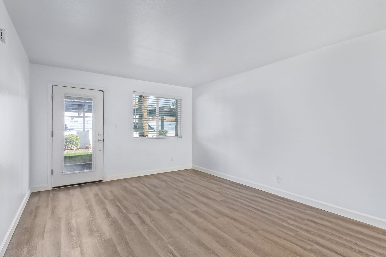 Phoenix Apartment: 2922 N 35th St