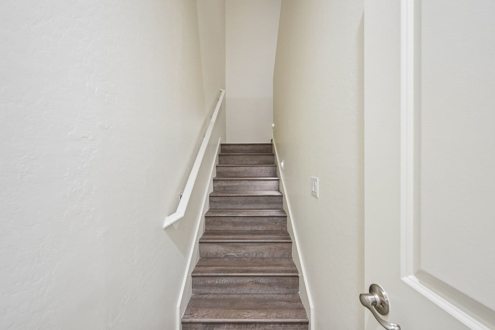 Phoenix Apartment: 828 East Apollo Road