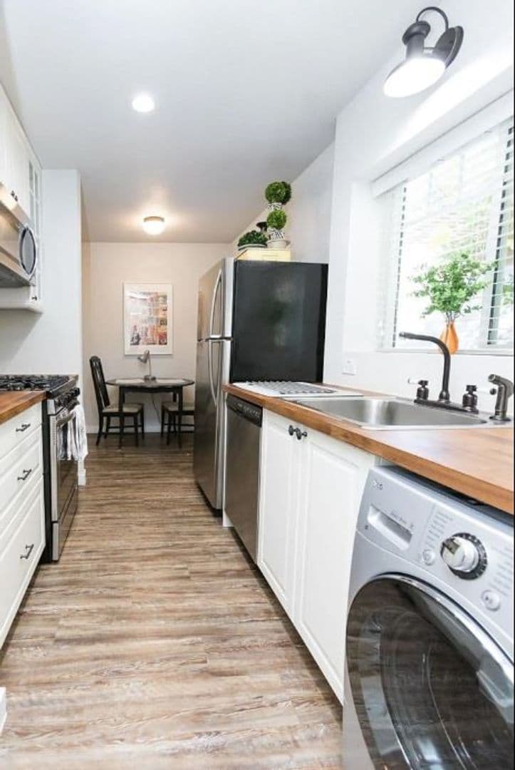 Phoenix Apartment: 1132 E Devonshire Ave