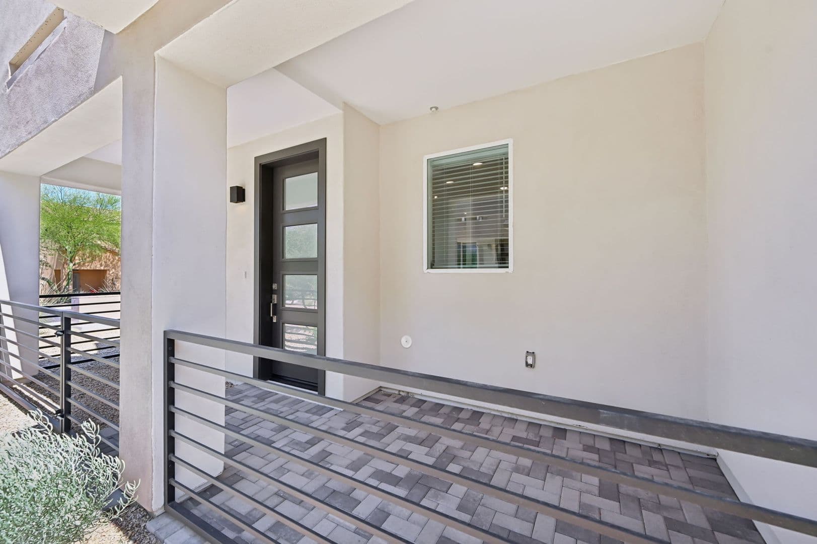 Phoenix Townhome: 2119 E. Voltaire Ave