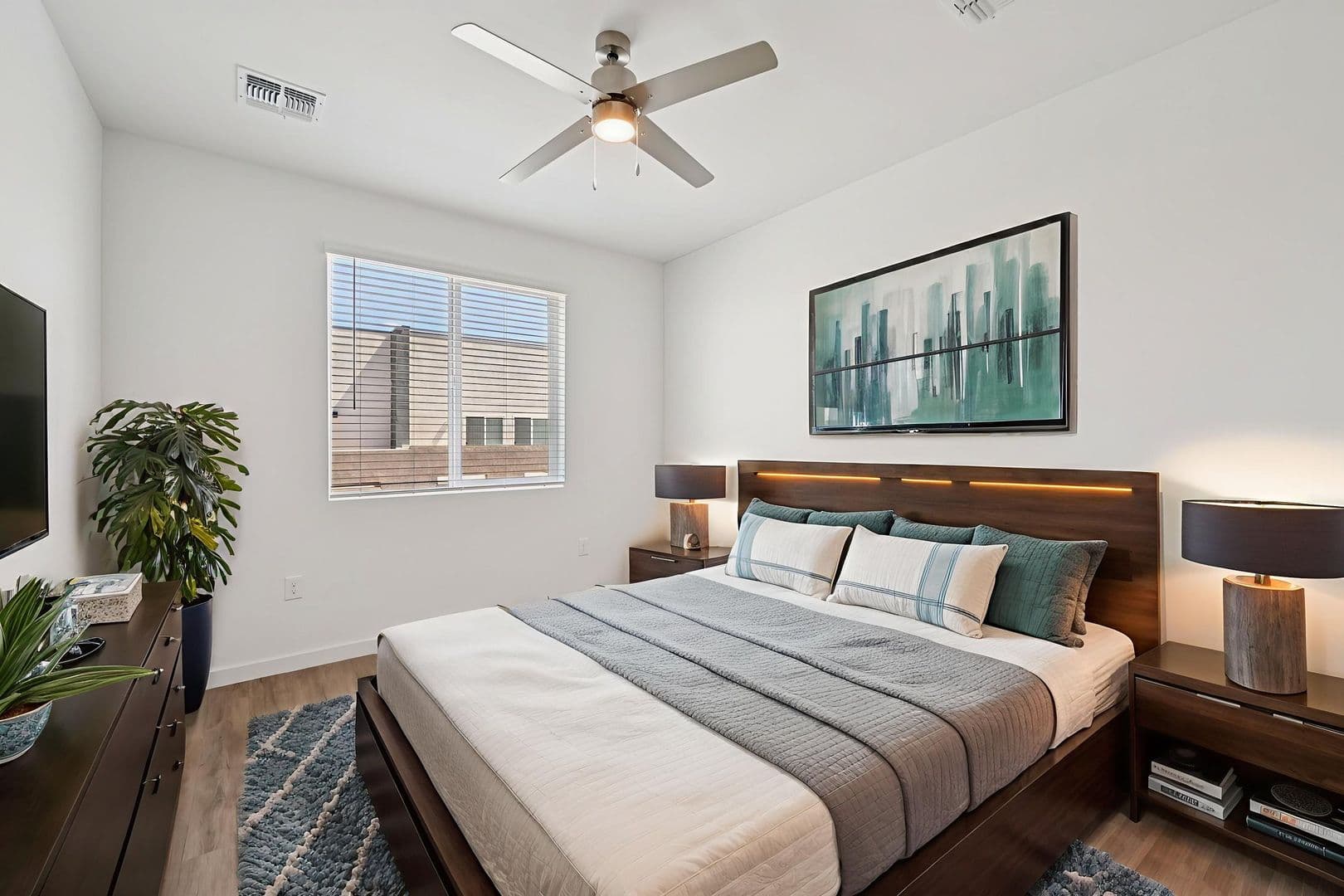 Phoenix Townhome: 2119 E. Voltaire Ave