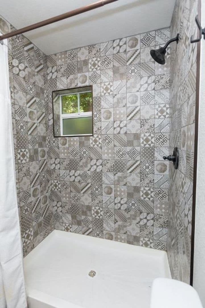 Phoenix Apartment: 1132 E Devonshire Ave