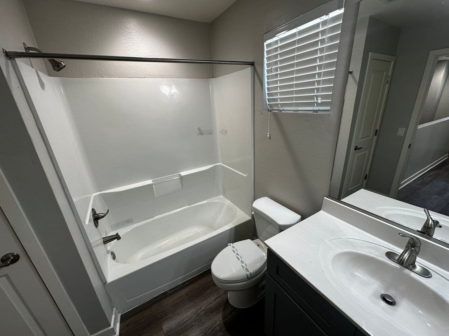 Phoenix Apartment: 11 East Dobbins Road
