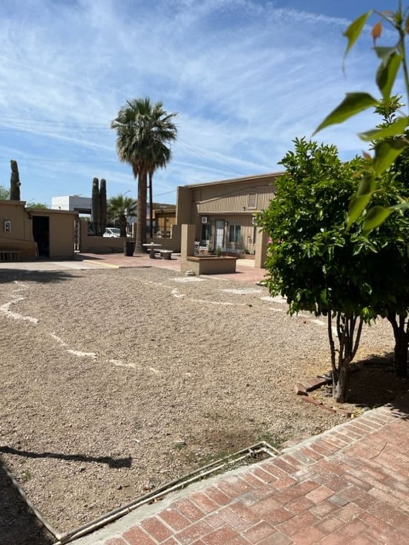 Avondale Apartment: 1223 N Dysart Rd.
