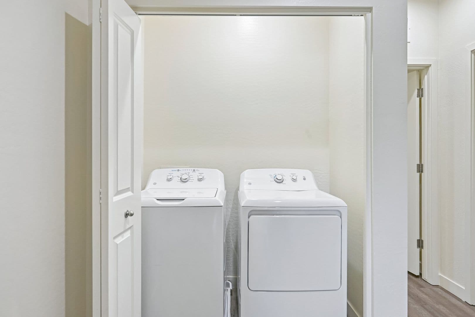 Phoenix Apartment: 828 East Apollo Road