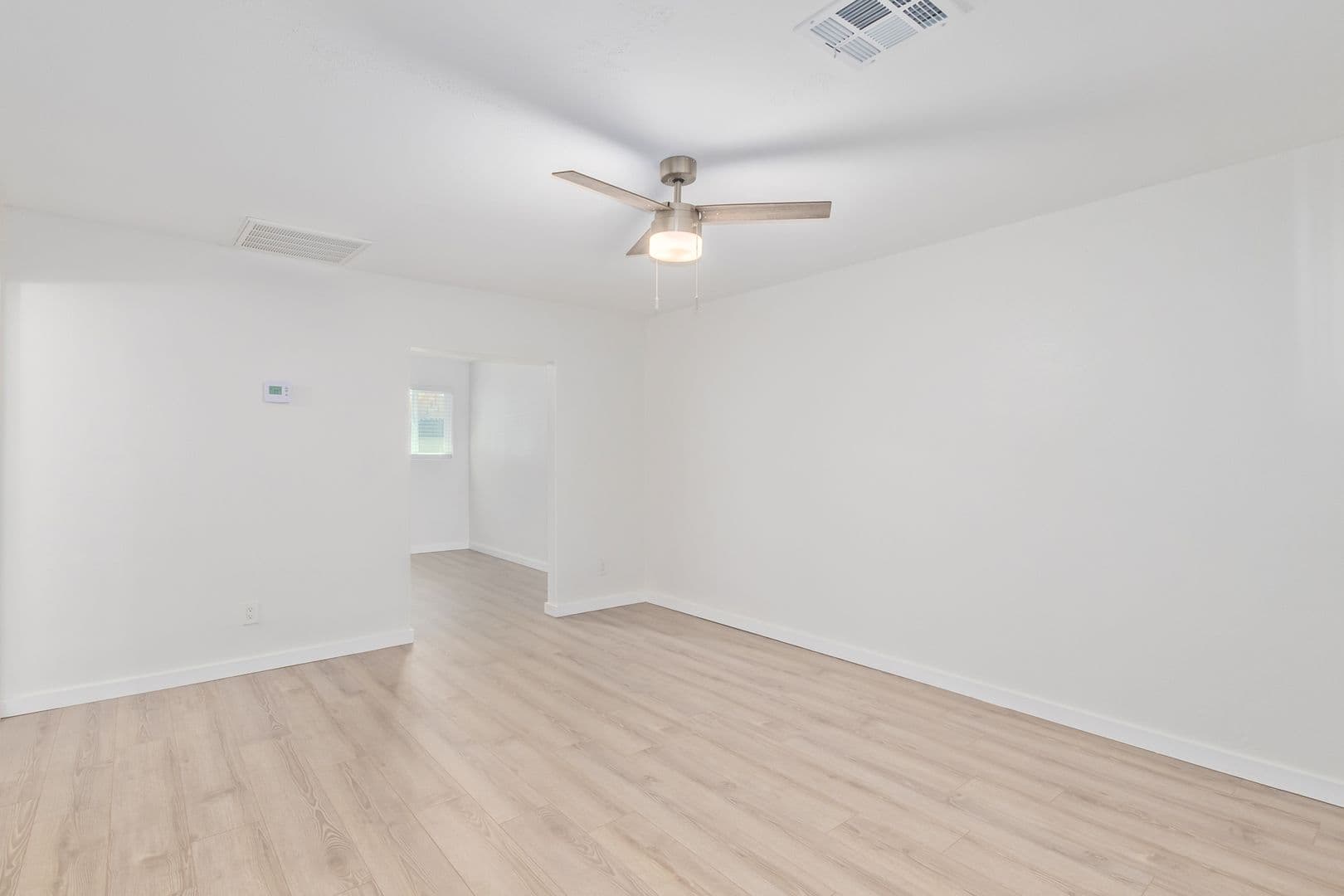 Avondale Apartment: 312 E Kinderman Dr.