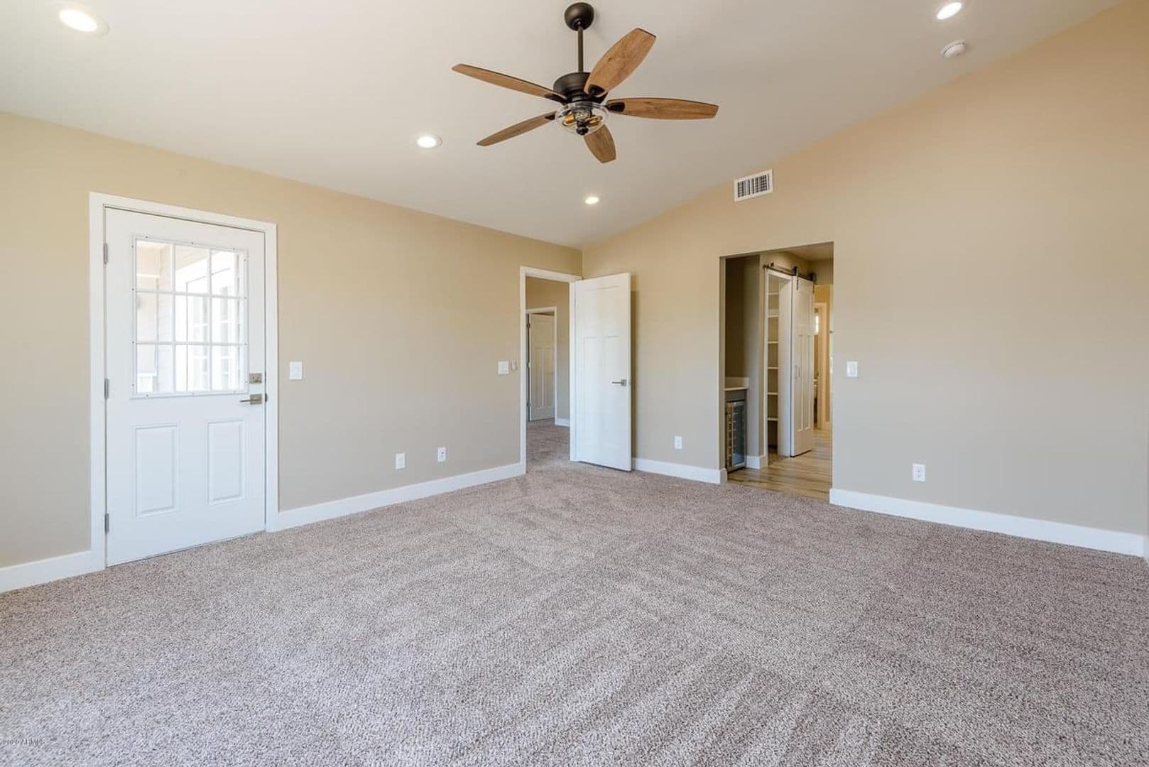 Phoenix Apartment: 3240 E. Pinchot Ave