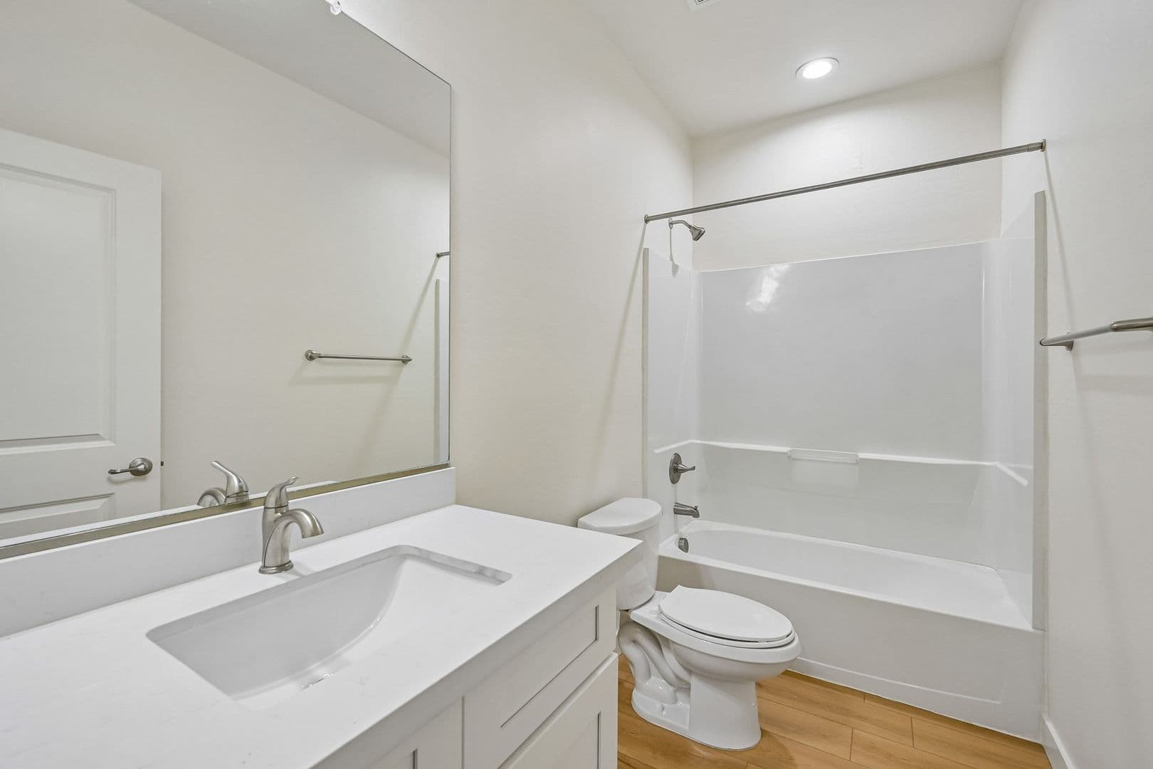 Phoenix Apartment: 828 East Apollo Road