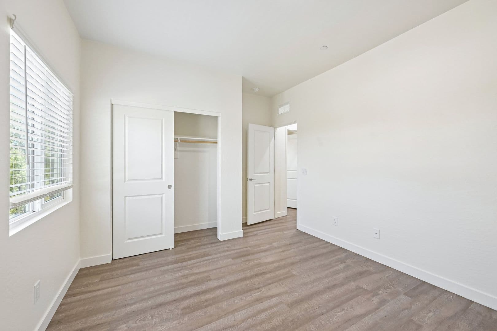 Phoenix Apartment: 828 East Apollo Road