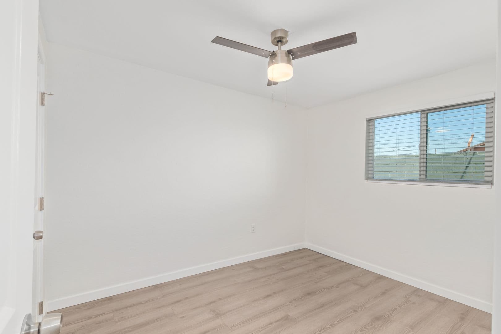 Avondale Apartment: 312 E Kinderman Dr.
