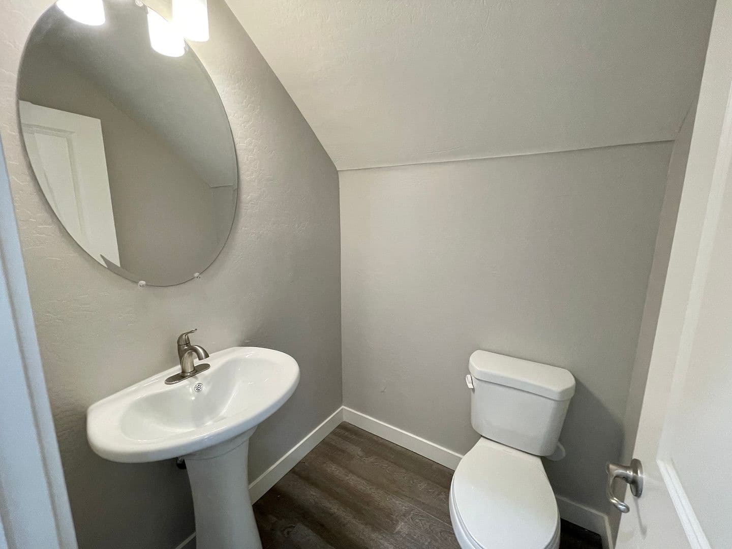 Phoenix Apartment: 11 East Dobbins Road