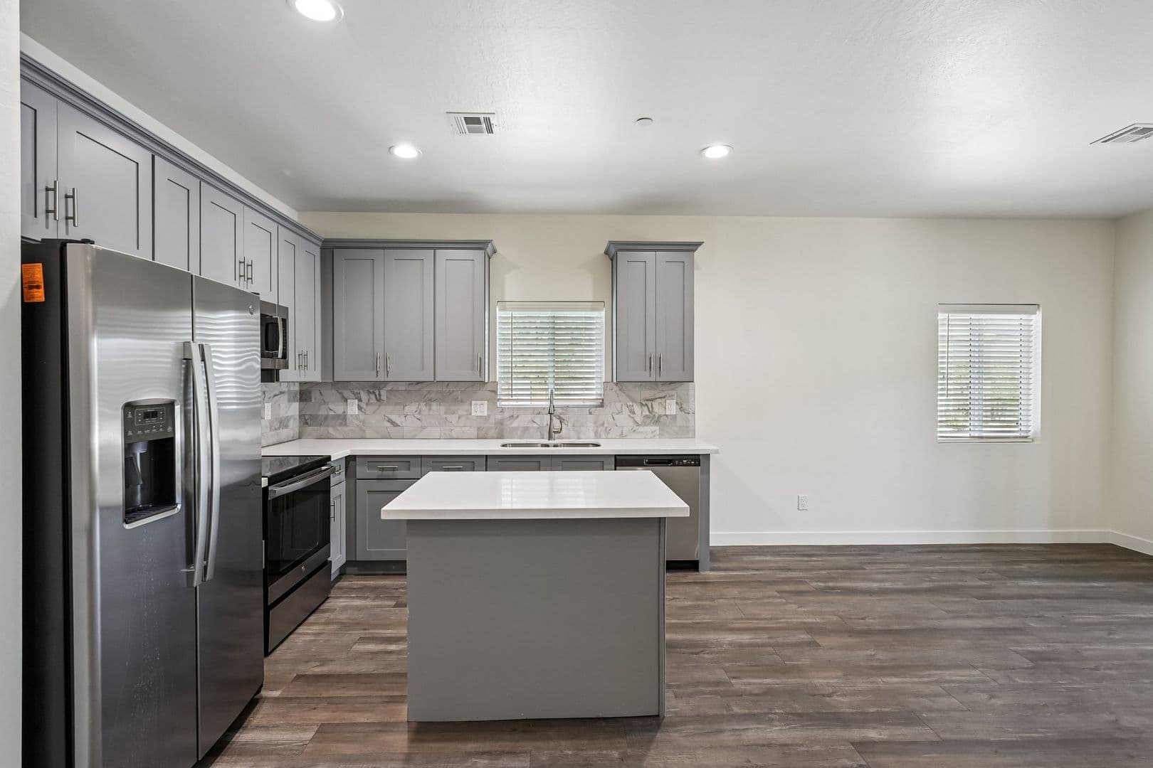 Phoenix Apartment: 828 East Apollo Road