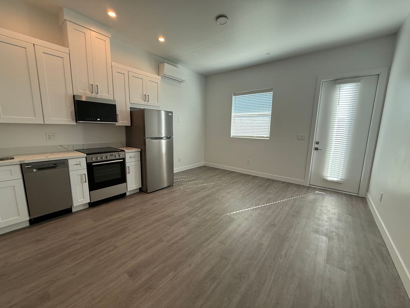Mesa Apartment: 455 W Holmes Ave