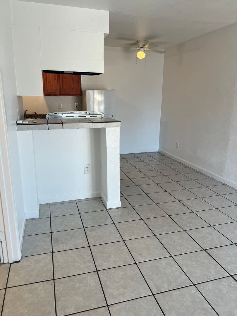 Avondale Apartment: 1223 N Dysart Rd.