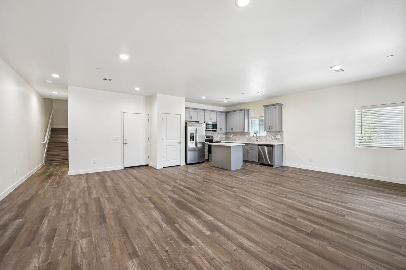Phoenix Apartment: 828 East Apollo Road