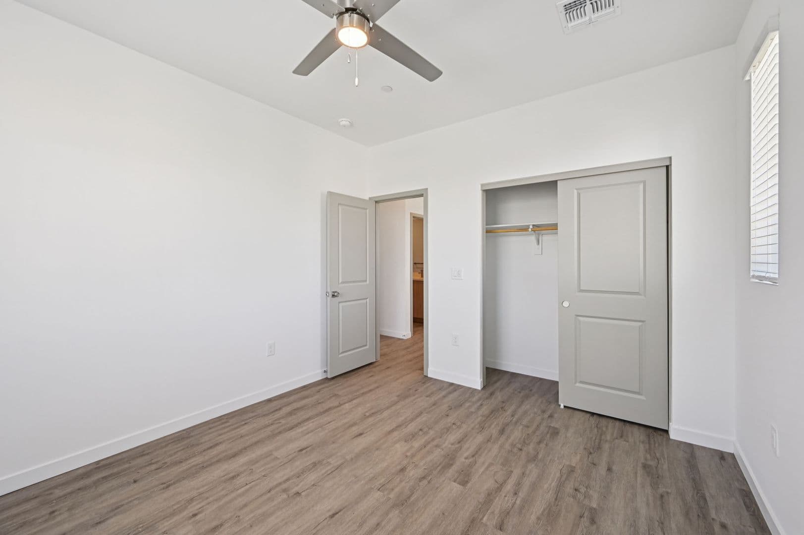 Phoenix Townhome: 2119 E. Voltaire Ave